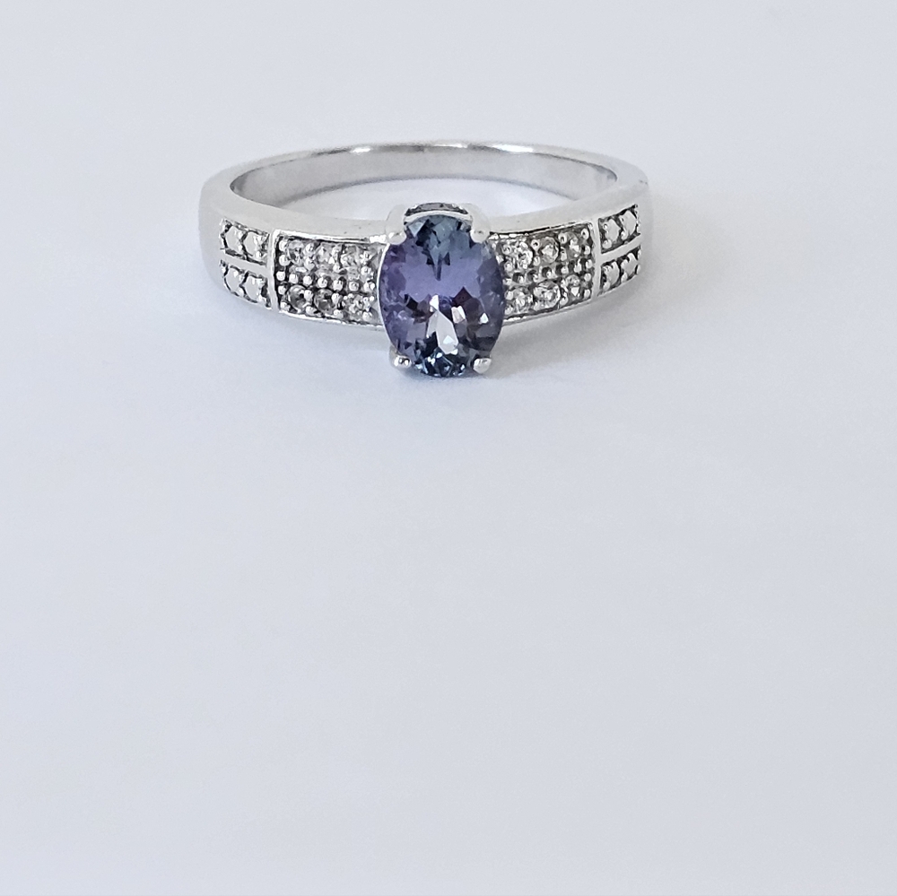 Genuine Tanzanite & Diamond Ring Sterling Silver Size 8! - Picture 2 of 12